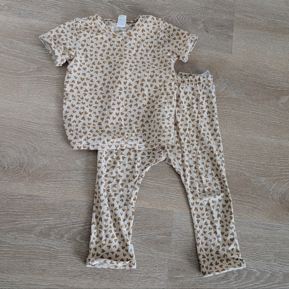 ✨4 for 12 H&M Heart Print Set 2T